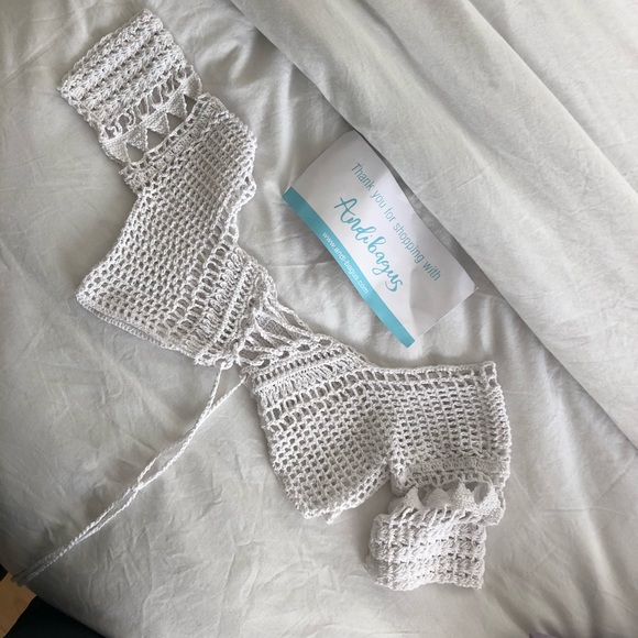 Andi Bagus S/M crochet top - Picture 2 of 2